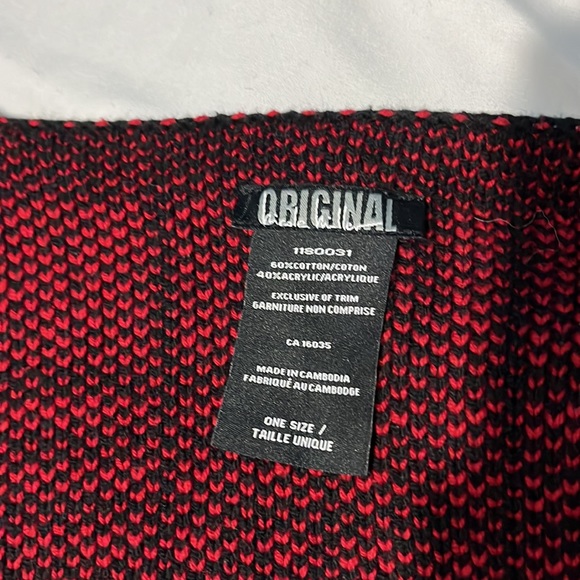 Red and black Knit blanket wrap sweater - Picture 6 of 6